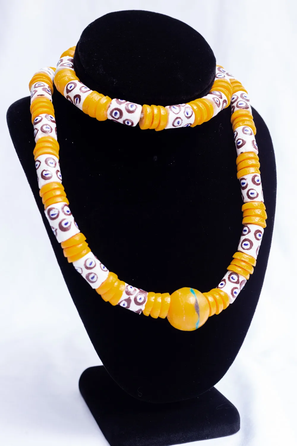 Golden Beaded Necklace and bracelet - Image 2